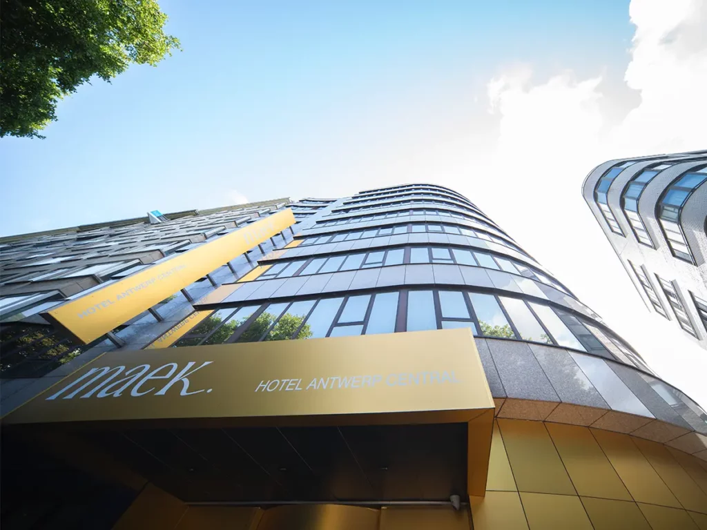 Maek Hotelgebäude von außen