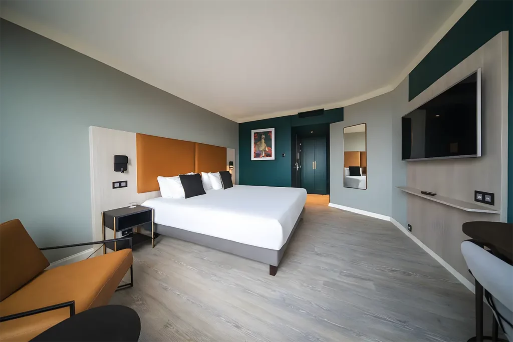 Deluxe King Parkview 802